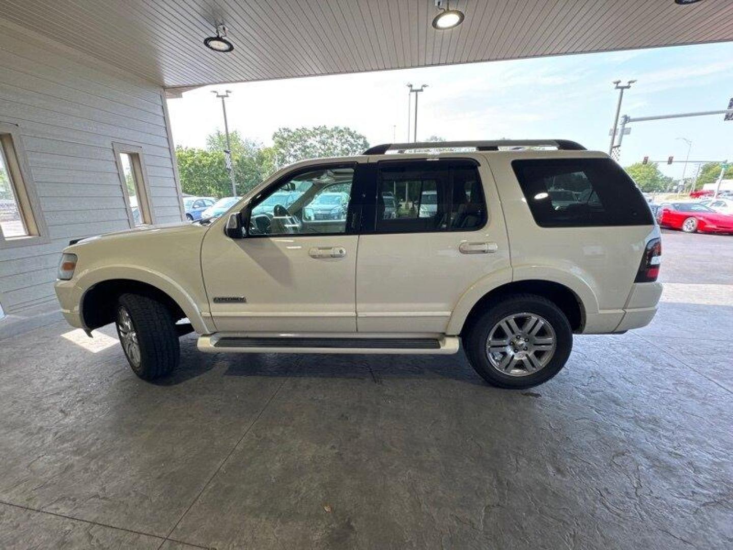 2007 White Sand Tri-Coat Ford Explorer Limited (1FMEU75E27U) with an 4.0 engine, Automatic transmission, located at 25355 Eames Street, Channahon, IL, 60410, (815) 467-1807, 41.429108, -88.228432 - Photo#5