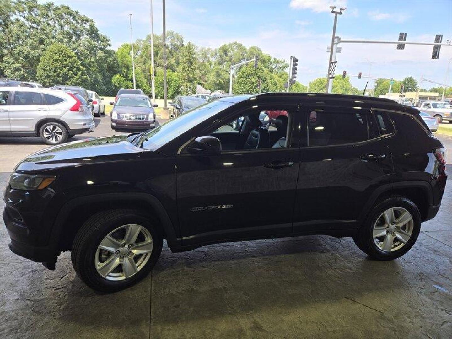 2022 Granite Crystal Metallic Clear Coat Jeep Compass Latitude (3C4NJDBB7NT) with an 2.4 engine, Automatic transmission, located at 25355 Eames Street, Channahon, IL, 60410, (815) 467-1807, 41.429108, -88.228432 - Photo#7