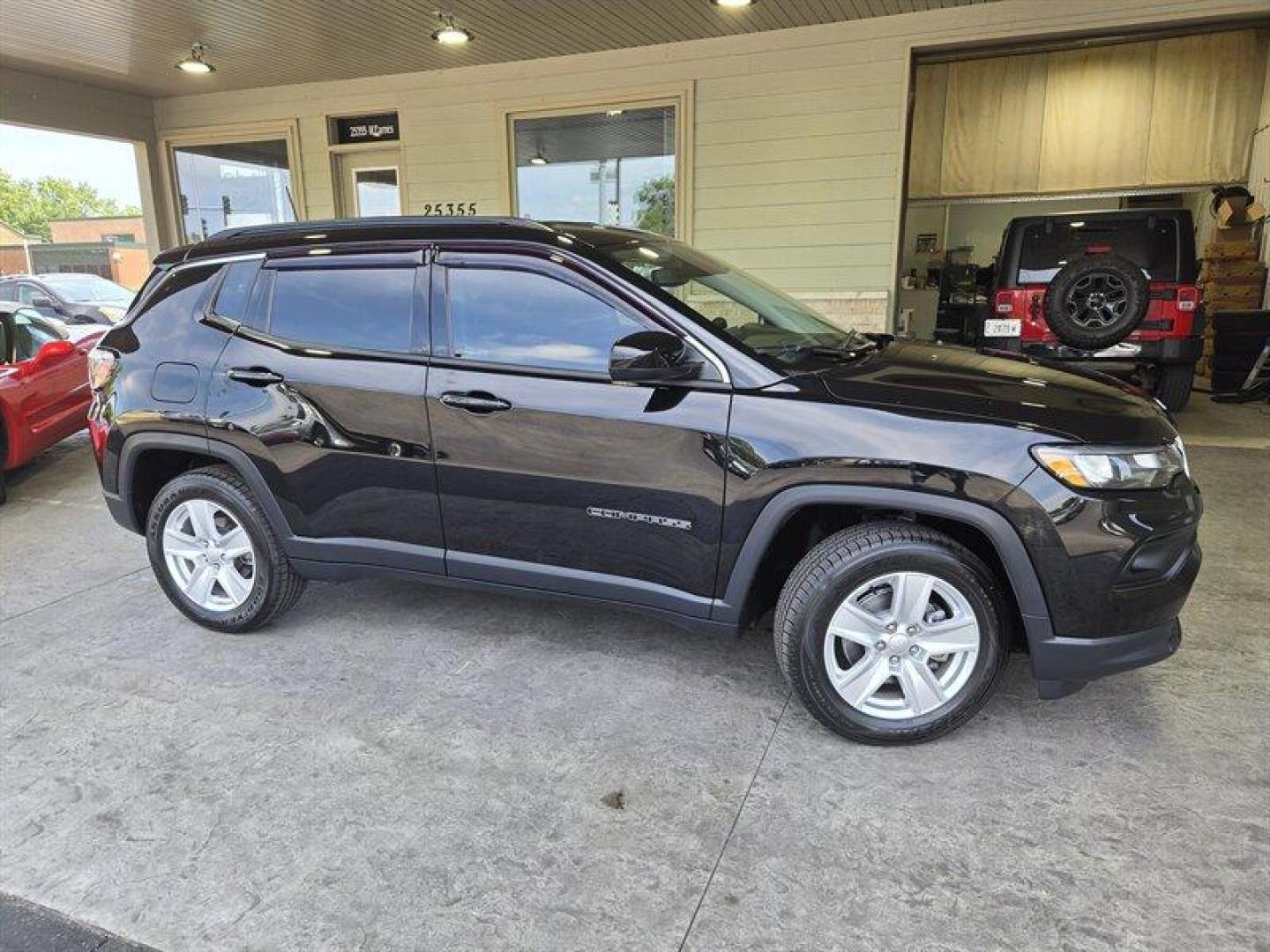 2022 Granite Crystal Metallic Clear Coat Jeep Compass Latitude (3C4NJDBB7NT) with an 2.4 engine, Automatic transmission, located at 25355 Eames Street, Channahon, IL, 60410, (815) 467-1807, 41.429108, -88.228432 - Photo#1