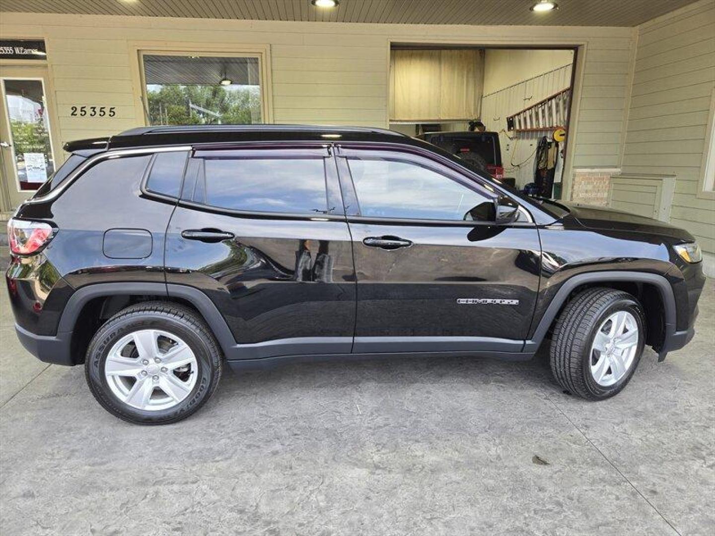 2022 Granite Crystal Metallic Clear Coat Jeep Compass Latitude (3C4NJDBB7NT) with an 2.4 engine, Automatic transmission, located at 25355 Eames Street, Channahon, IL, 60410, (815) 467-1807, 41.429108, -88.228432 - Photo#2