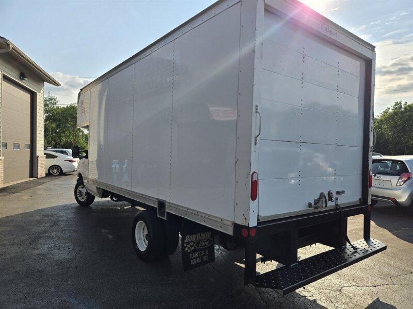 2017 White Ford E-Series Van (1FDXE4FS7HD) with an 6.8 engine, Automatic transmission, located at 25355 Eames Street, Channahon, IL, 60410, (815) 467-1807, 41.429108, -88.228432 - Photo#5