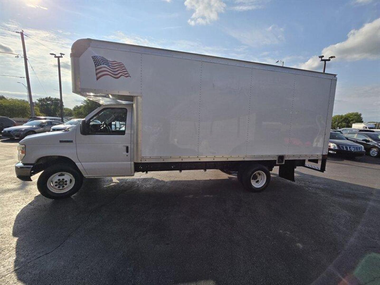 2017 White Ford E-Series Van (1FDXE4FS7HD) with an 6.8 engine, Automatic transmission, located at 25355 Eames Street, Channahon, IL, 60410, (815) 467-1807, 41.429108, -88.228432 - Photo#7