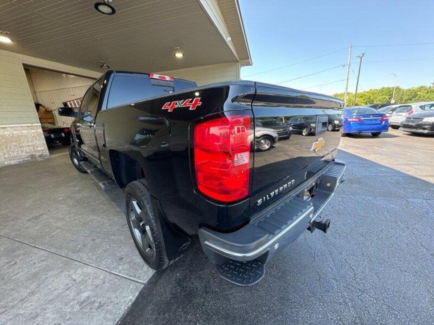 2015 Black Chevrolet Silverado 2500 LTZ (1GC1KWEG5FF) with an Vortec 6.0L Flex Fuel V8 360hp 380ft. lbs. engine, Automatic transmission, located at 25355 Eames Street, Channahon, IL, 60410, (815) 467-1807, 41.429108, -88.228432 - Photo#5