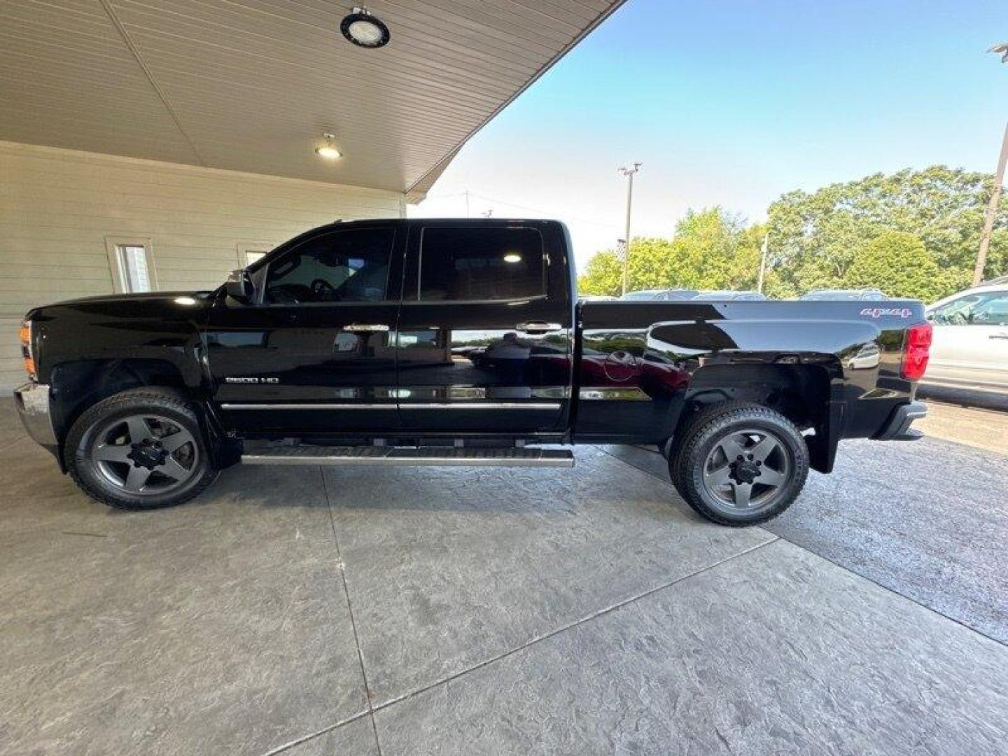 2015 Black Chevrolet Silverado 2500 LTZ (1GC1KWEG5FF) with an Vortec 6.0L Flex Fuel V8 360hp 380ft. lbs. engine, Automatic transmission, located at 25355 Eames Street, Channahon, IL, 60410, (815) 467-1807, 41.429108, -88.228432 - Photo#6