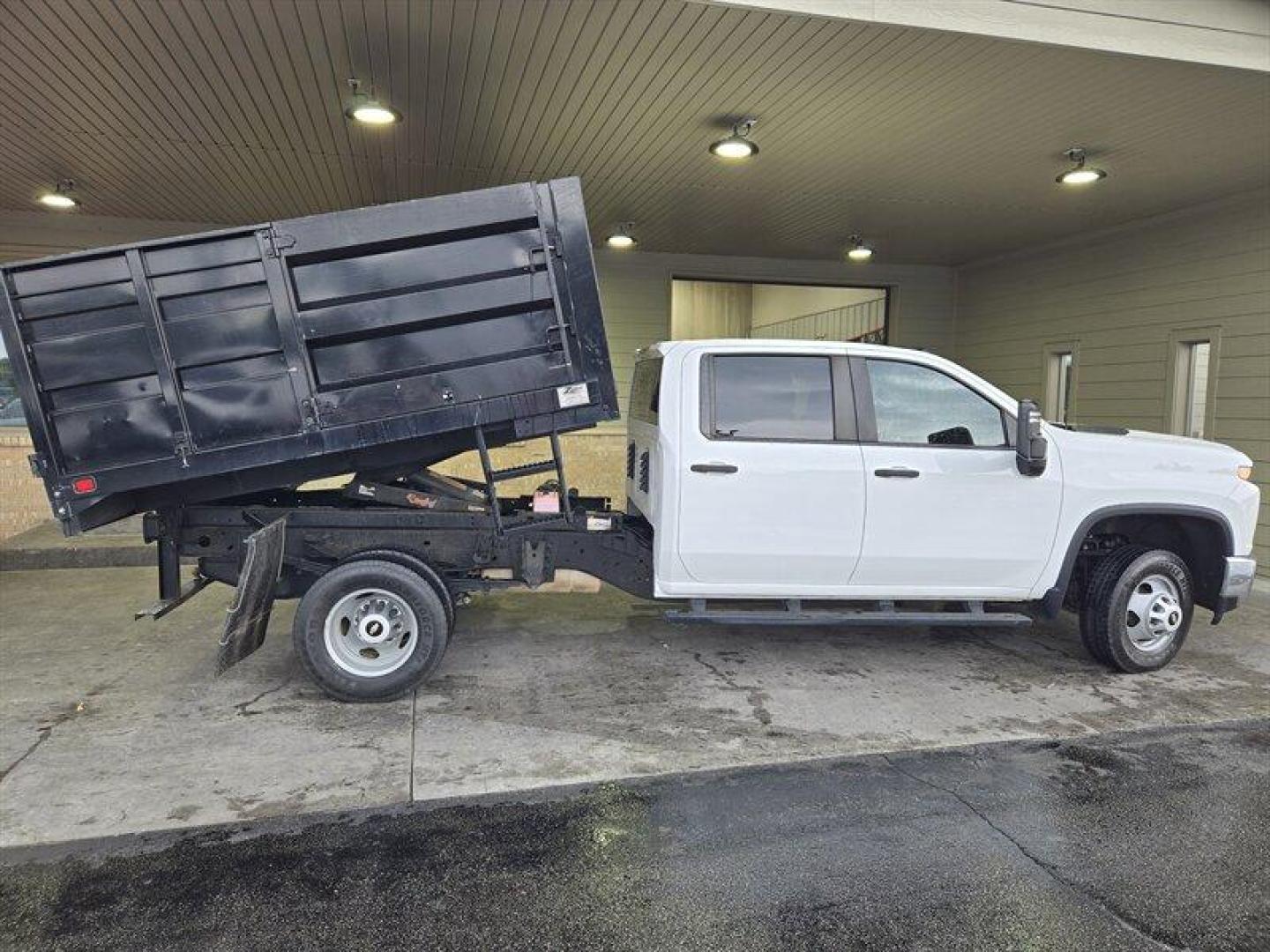 2020 White Chevrolet Silverado 3500HD CC Work Truck (1GB4YSE78LF) with an 6.6L V8 401hp 464ft. lbs. engine, Automatic transmission, located at 25355 Eames Street, Channahon, IL, 60410, (815) 467-1807, 41.429108, -88.228432 - Photo#2