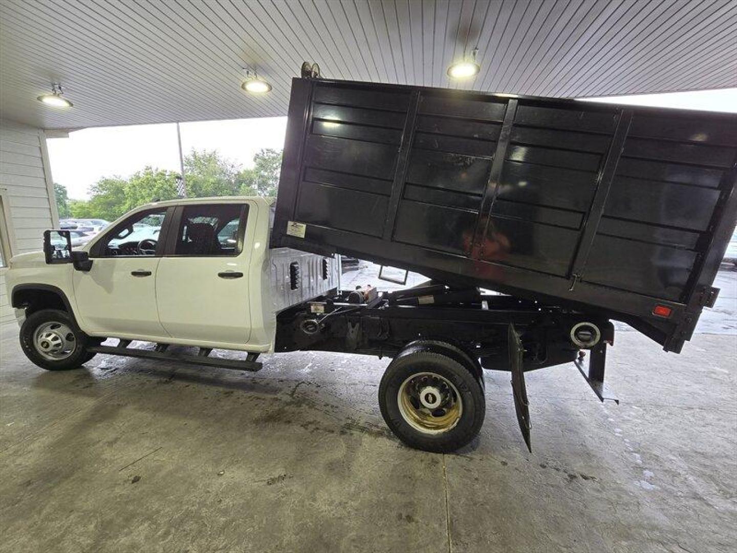 2020 White Chevrolet Silverado 3500HD CC Work Truck (1GB4YSE78LF) with an 6.6L V8 401hp 464ft. lbs. engine, Automatic transmission, located at 25355 Eames Street, Channahon, IL, 60410, (815) 467-1807, 41.429108, -88.228432 - Photo#6