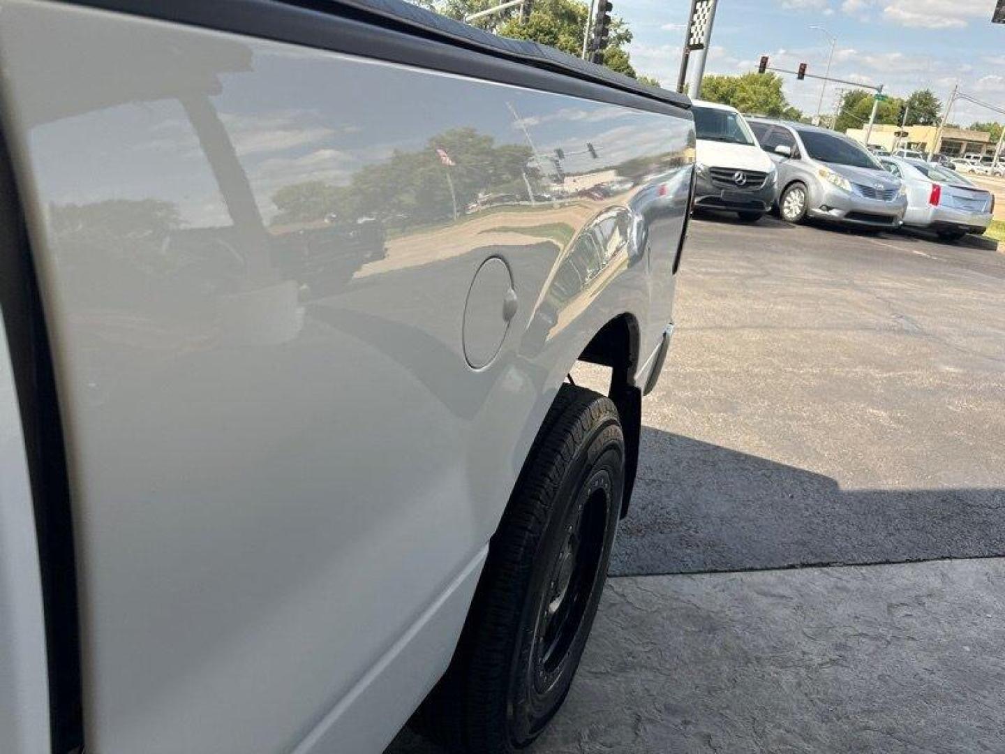 2008 Oxford White Clearcoat Ford F-150 STX (1FTRX12W28K) with an 4.6L V8 248hp 294ft. lbs. engine, Automatic transmission, located at 25355 Eames Street, Channahon, IL, 60410, (815) 467-1807, 41.429108, -88.228432 - Photo#9