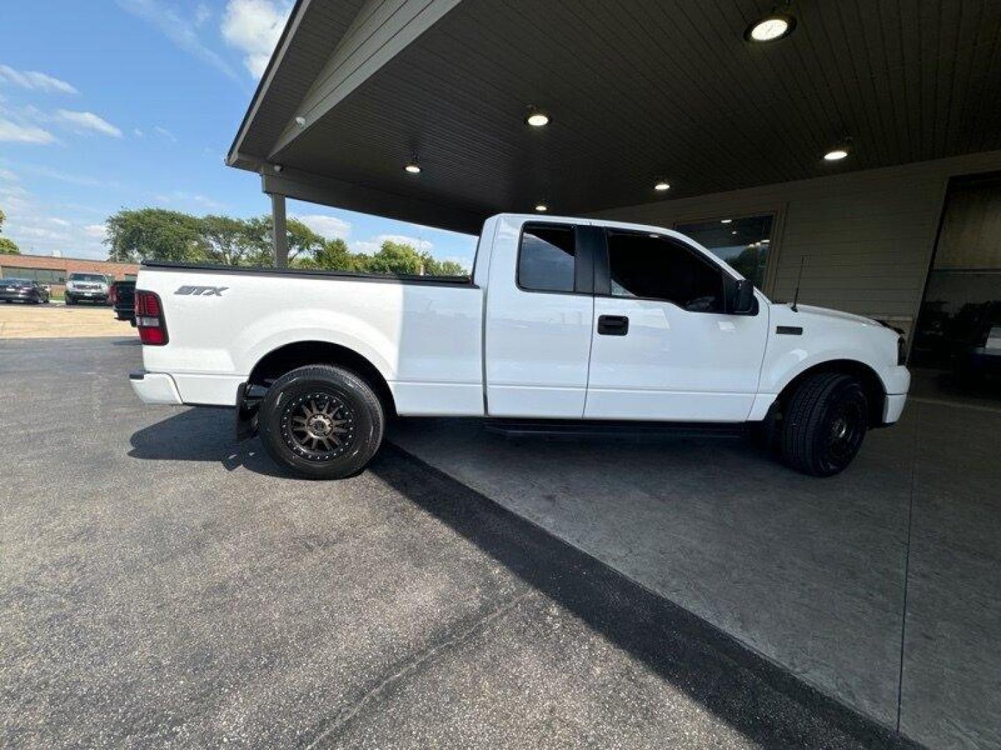 2008 Oxford White Clearcoat Ford F-150 STX (1FTRX12W28K) with an 4.6L V8 248hp 294ft. lbs. engine, Automatic transmission, located at 25355 Eames Street, Channahon, IL, 60410, (815) 467-1807, 41.429108, -88.228432 - Photo#1