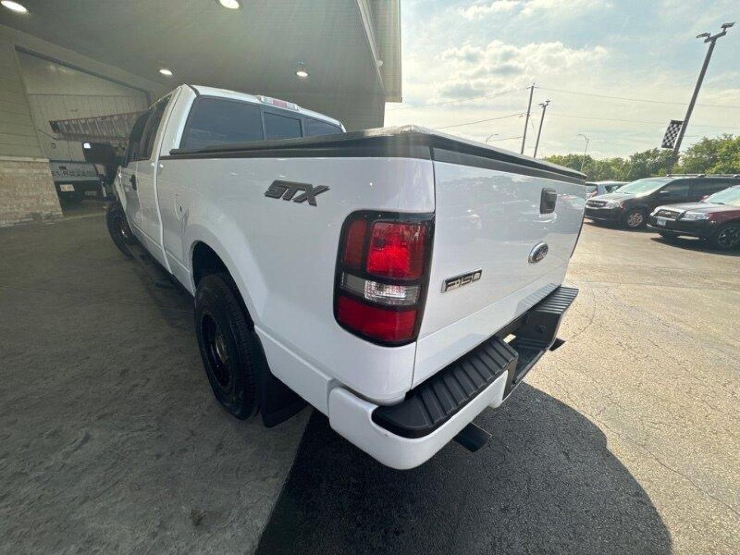 2008 Oxford White Clearcoat Ford F-150 STX (1FTRX12W28K) with an 4.6L V8 248hp 294ft. lbs. engine, Automatic transmission, located at 25355 Eames Street, Channahon, IL, 60410, (815) 467-1807, 41.429108, -88.228432 - Photo#4