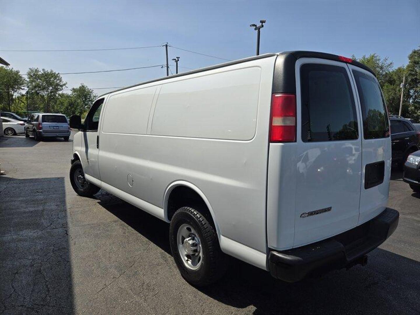 2012 Summit White Chevrolet Express Work Van Cargo (1GCZGUBG5C1) with an 6.0L Flex Fuel V8 323hp 373ft. lbs. engine, Automatic transmission, located at 25355 Eames Street, Channahon, IL, 60410, (815) 467-1807, 41.429108, -88.228432 - Photo#5