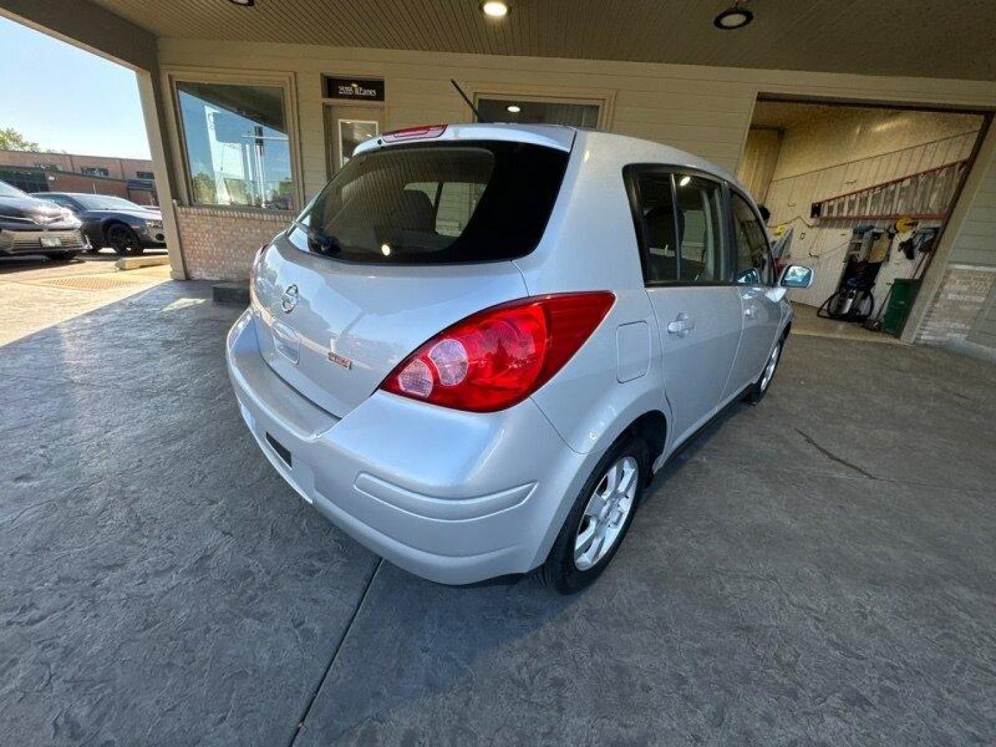 2012 Brilliant Silver Nissan Versa 1.8 S (3N1BC1CP2CK) with an 1.8L I4 122hp 127ft. lbs. engine, Automatic transmission, located at 25355 Eames Street, Channahon, IL, 60410, (815) 467-1807, 41.429108, -88.228432 - Photo#4