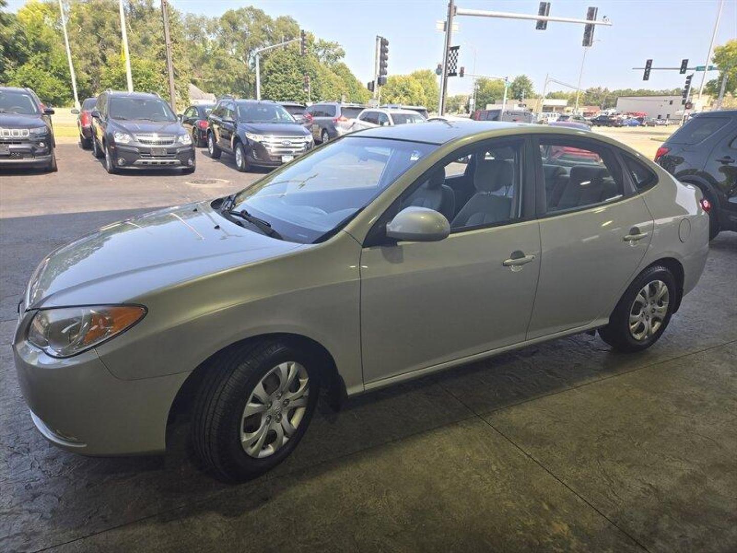 2009 Quicksilver Hyundai ELANTRA GLS (KMHDU46D79U) with an 2.0L I4 138hp 136ft. lbs. engine, Automatic transmission, located at 25355 Eames Street, Channahon, IL, 60410, (815) 467-1807, 41.429108, -88.228432 - Looking for a ride that's both economical and easy on the eyes? Look no further than the 2009 Hyundai ELANTRA SE! This baby is powered by a 2.0L I4 138hp 136ft. lbs. engine, meaning you'll have plenty of zip to get around town without breaking the bank on gas. Speaking of gas, with an impressive 25 - Photo#8