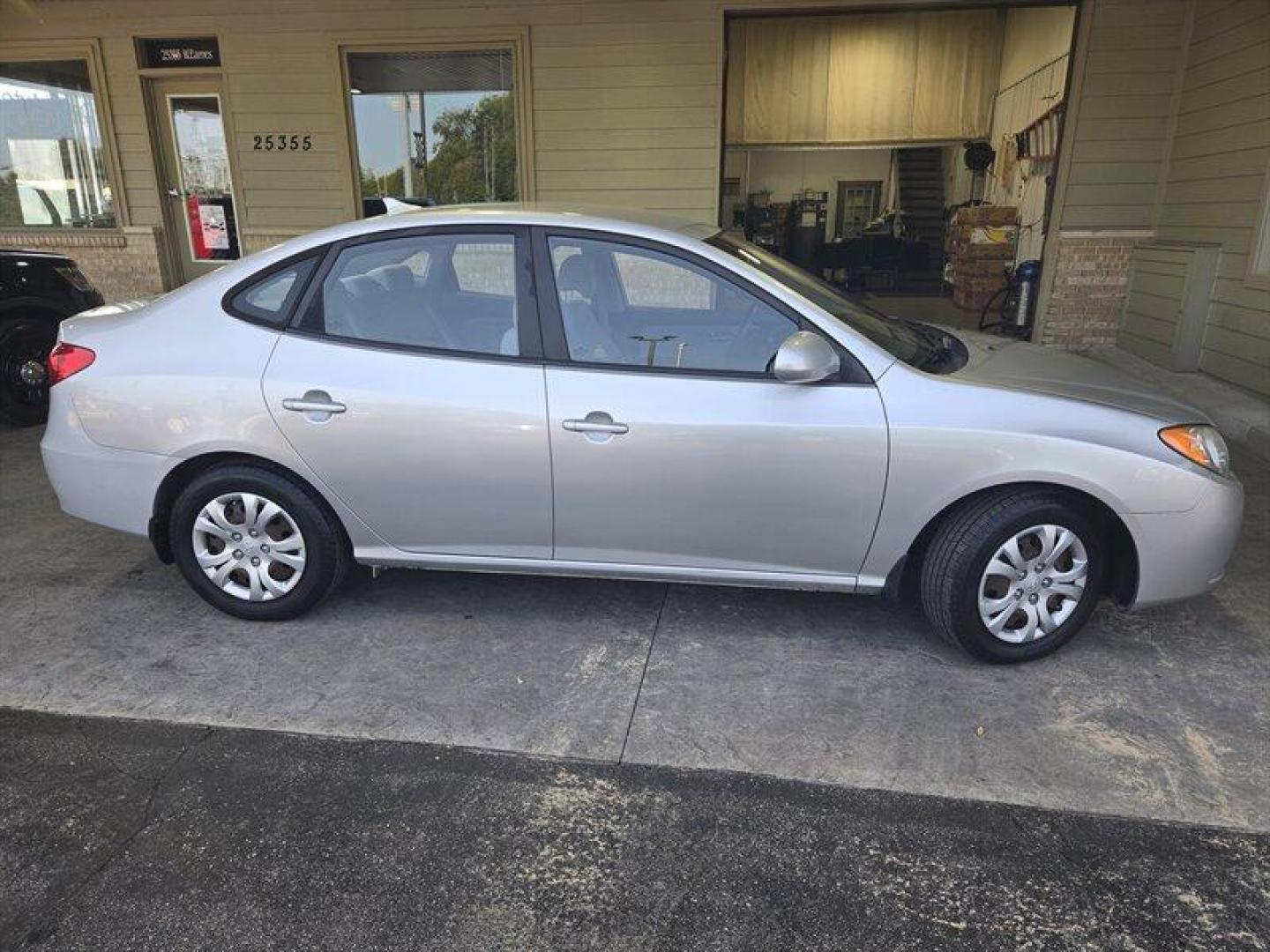 2009 Quicksilver Hyundai ELANTRA GLS (KMHDU46D79U) with an 2.0L I4 138hp 136ft. lbs. engine, Automatic transmission, located at 25355 Eames Street, Channahon, IL, 60410, (815) 467-1807, 41.429108, -88.228432 - Looking for a ride that's both economical and easy on the eyes? Look no further than the 2009 Hyundai ELANTRA SE! This baby is powered by a 2.0L I4 138hp 136ft. lbs. engine, meaning you'll have plenty of zip to get around town without breaking the bank on gas. Speaking of gas, with an impressive 25 - Photo#1