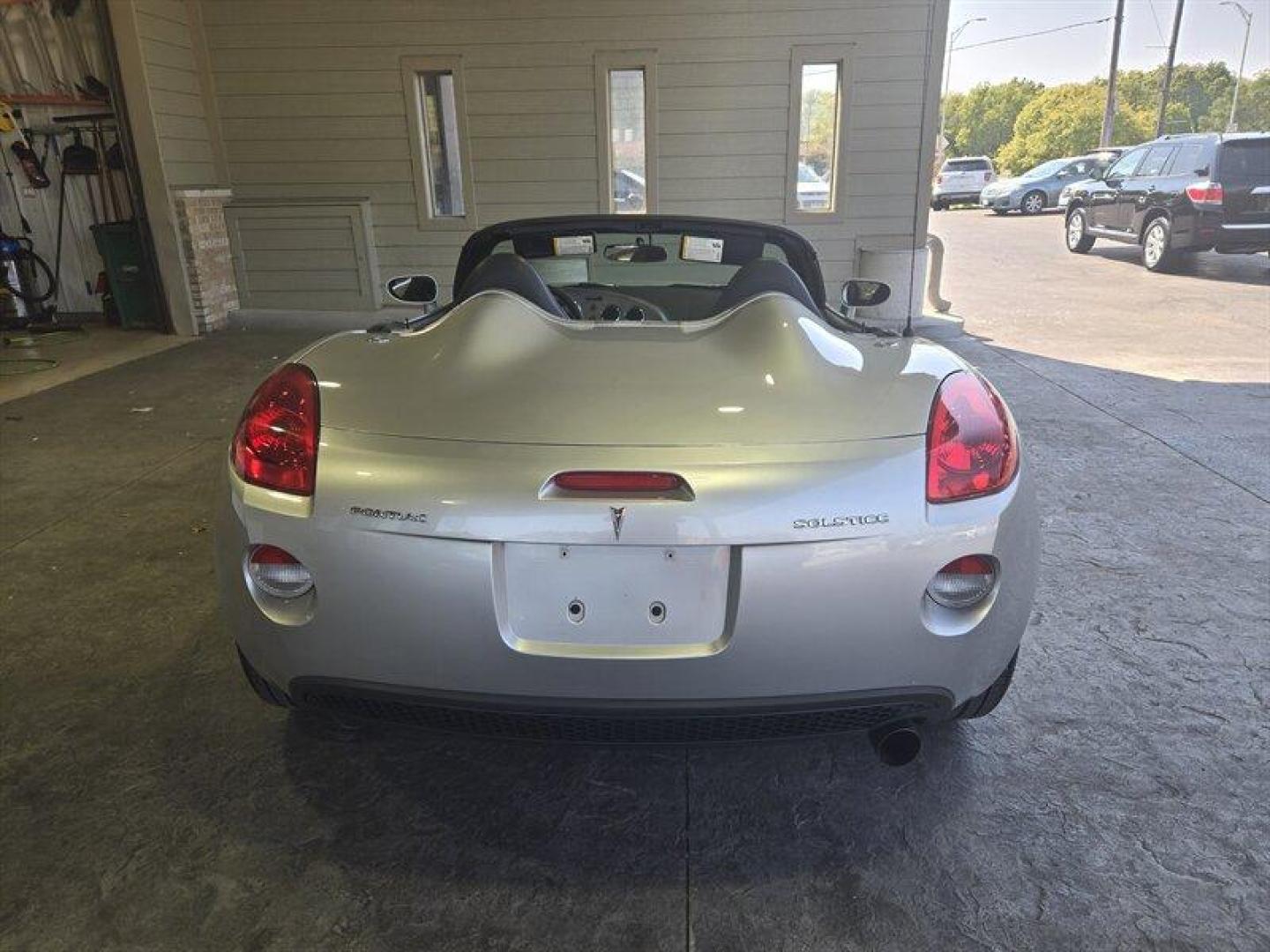 2006 Cool Pontiac Solstice (1G2MB35B26Y) with an 2L NA I4 double overhead cam (DOHC) 16V engine, 5 Speed Manual transmission, located at 25355 Eames Street, Channahon, IL, 60410, (815) 467-1807, 41.429108, -88.228432 - Looking for a car that's both stylish and efficient? Look no further than the 2006 Pontiac Solstice! This baby is powered by a 2L NA I4 double overhead cam (DOHC) 16V engine that'll have you zooming around town in style. And with less than 32,000 miles on the odometer, this car has barely been broke - Photo#5