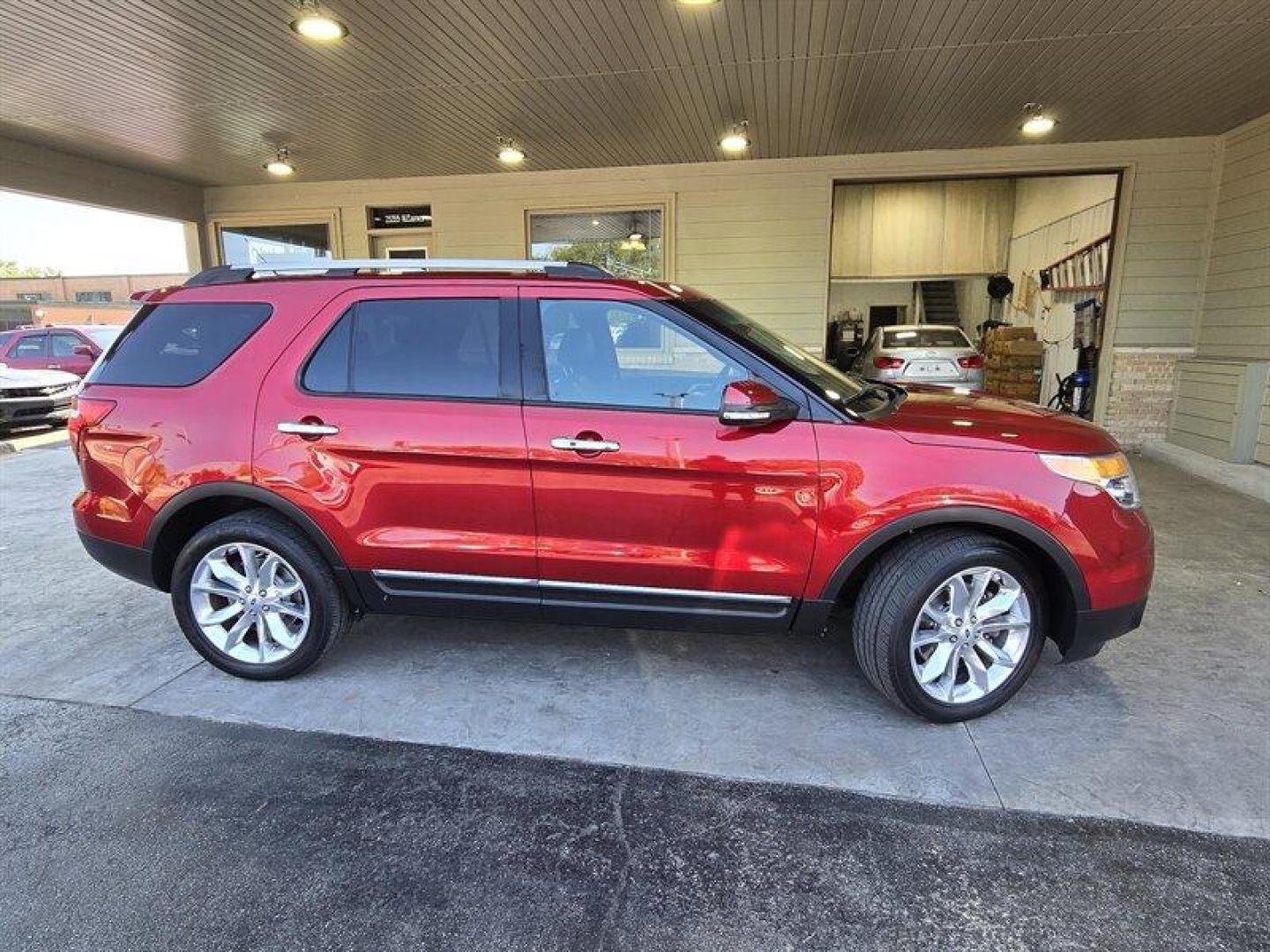 2015 Caribou Metallic Ford Explorer Limited (1FM5K8F83FG) with an 3.5L V6 290hp 255ft. lbs. engine, Automatic transmission, located at 25355 Eames Street, Channahon, IL, 60410, (815) 467-1807, 41.429108, -88.228432 - Introducing the 2015 Ford Explorer Limited, a vehicle that's sure to turn heads! This stunning SUV is powered by a robust 3.5L V6 engine that delivers an impressive 290 horsepower and 255 ft-lbs of torque. You'll love the smooth ride and responsive handling that this SUV provides, whether you're cru - Photo#2