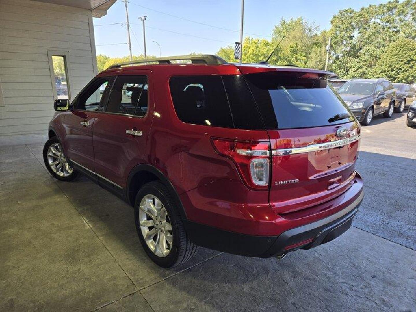 2015 Caribou Metallic Ford Explorer Limited (1FM5K8F83FG) with an 3.5L V6 290hp 255ft. lbs. engine, Automatic transmission, located at 25355 Eames Street, Channahon, IL, 60410, (815) 467-1807, 41.429108, -88.228432 - Introducing the 2015 Ford Explorer Limited, a vehicle that's sure to turn heads! This stunning SUV is powered by a robust 3.5L V6 engine that delivers an impressive 290 horsepower and 255 ft-lbs of torque. You'll love the smooth ride and responsive handling that this SUV provides, whether you're cru - Photo#7