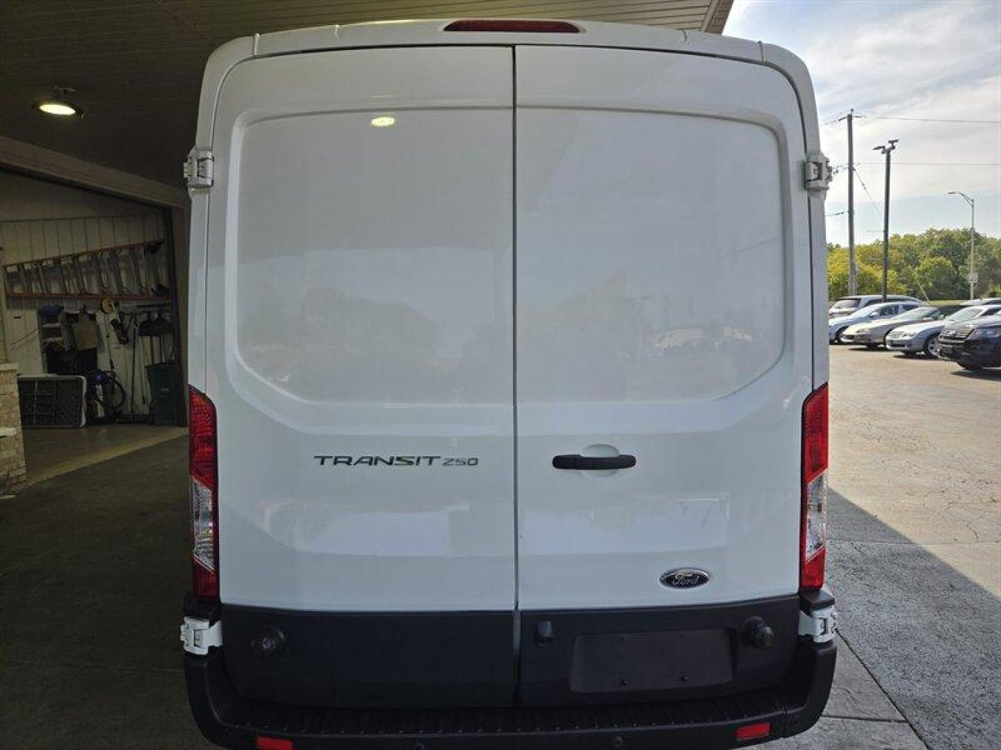 2016 Oxford White Ford Transit (1FTYR2CM8GK) with an 3.7L Flex Fuel V6 275hp 260ft. lbs. engine, Automatic transmission, located at 25355 Eames Street, Channahon, IL, 60410, (815) 467-1807, 41.429108, -88.228432 - ** THIS TRANSIT WITH A THERMO KING V-520 RT REEFER UNIT ** Introducing a 2016 Ford Transit 250, a versatile and reliable commercial van that is perfect for businesses on the go. Powered by a 3.7L Flex Fuel V6 engine with 275 horsepower and 260ft. lbs. of torque, it provides ample power to haul ca - Photo#4