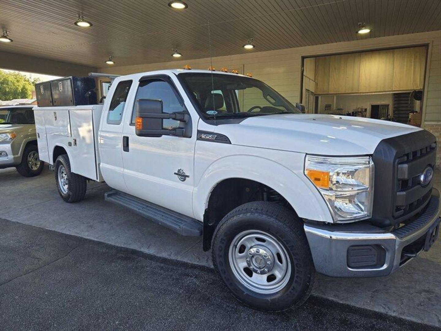 2014 White Ford F-350 (1FD8X3FTXEE) , Automatic transmission, located at 25355 Eames Street, Channahon, IL, 60410, (815) 467-1807, 41.429108, -88.228432 - Photo#0