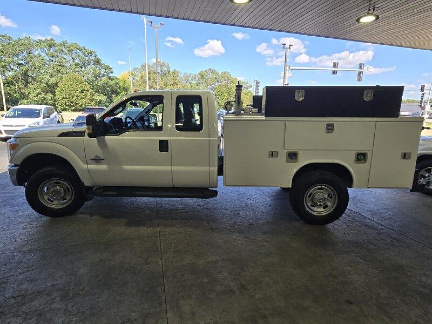 2014 White Ford F-350 (1FD8X3FTXEE) , Automatic transmission, located at 25355 Eames Street, Channahon, IL, 60410, (815) 467-1807, 41.429108, -88.228432 - Photo#7