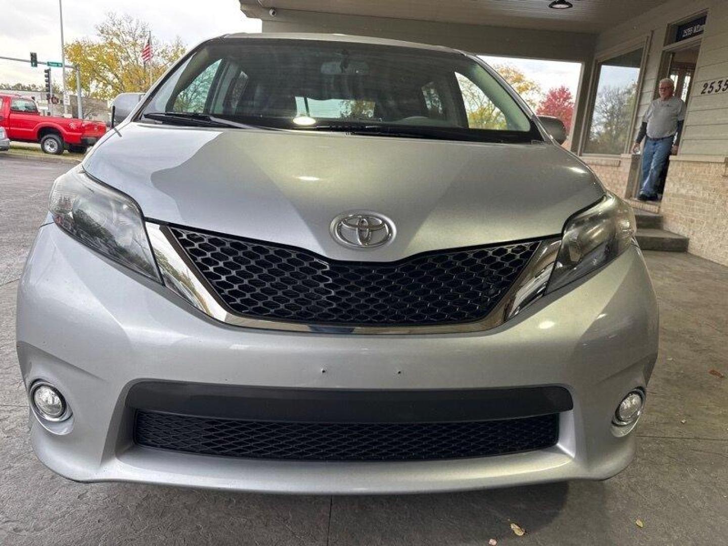 2013 Predawn Gray Mica Toyota Sienna SE 8 Passenger (5TDXK3DC9DS) with an 3.5L V6 266hp 245ft. lbs. engine, Automatic transmission, located at 25355 Eames Street, Channahon, IL, 60410, (815) 467-1807, 41.429108, -88.228432 - Ladies and gentlemen, let me introduce you to the ultimate family-hauling machine, the 2013 Toyota Sienna SE! This bad boy is powered by a 3.5L V6 engine that produces a whopping 266 horsepower and 245 ft-lbs of torque. That's right, you'll have plenty of power to get up and go, whether you're takin - Photo#9