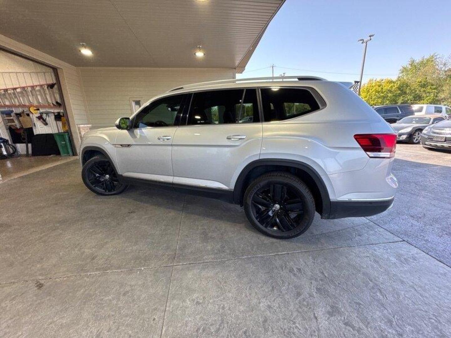 2018 Reflex Silver Metallic Volkswagen Atlas SEL Premium 4Motion (1V2NR2CA0JC) with an 3.6L V6 276hp 266ft. lbs. engine, TipTronic transmission, located at 25355 Eames Street, Channahon, IL, 60410, (815) 467-1807, 41.429108, -88.228432 - Looking for a sleek and powerful ride that will turn heads on the road? Look no further than the 2018 Volkswagen Atlas V6 SEL Premium 4Motion. This baby is powered by a 3.6L V6 engine that delivers a whopping 276 horsepower and 266 ft. lbs. of torque. That means you'll be able to smoke the competiti - Photo#7