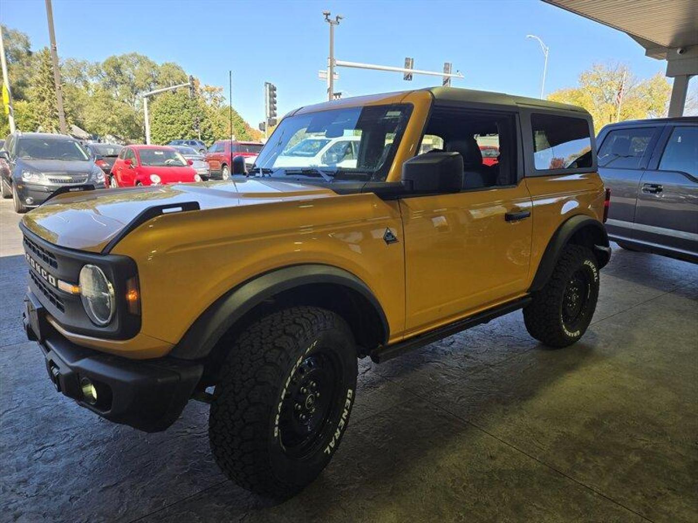 2022 Cyber Orange Metallic Tri-Coat Ford Bronco Black Diamond (1FMDE5AP2NL) with an EcoBoost 2.7L Twin Turbo V6 315hp 410ft. lbs. engine, Automatic transmission, located at 25355 Eames Street, Channahon, IL, 60410, (815) 467-1807, 41.429108, -88.228432 - Looking for a ride that's as badass as it is beautiful? Look no further than the 2022 Ford Bronco Black Diamond. This baby is powered by an EcoBoost 2.7L Twin Turbo V6 engine that packs a punch with 315 horsepower and 410ft. lbs. of torque. But what really sets this bad boy apart? Let's talk about - Photo#6