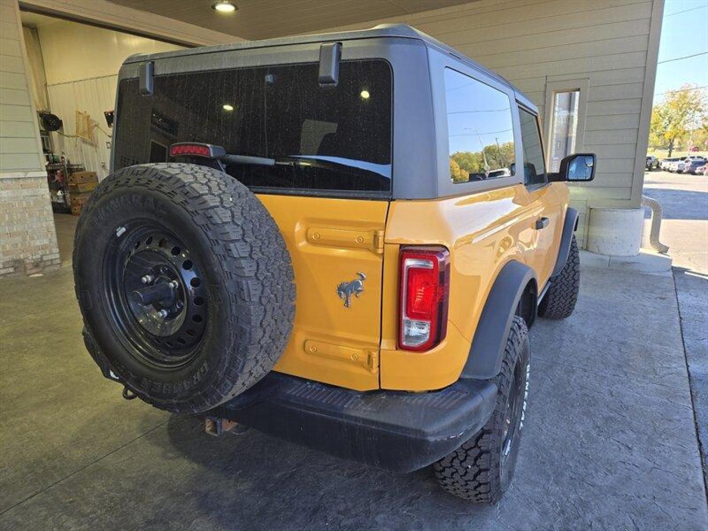 2022 Cyber Orange Metallic Tri-Coat Ford Bronco Black Diamond (1FMDE5AP2NL) with an EcoBoost 2.7L Twin Turbo V6 315hp 410ft. lbs. engine, Automatic transmission, located at 25355 Eames Street, Channahon, IL, 60410, (815) 467-1807, 41.429108, -88.228432 - Looking for a ride that's as badass as it is beautiful? Look no further than the 2022 Ford Bronco Black Diamond. This baby is powered by an EcoBoost 2.7L Twin Turbo V6 engine that packs a punch with 315 horsepower and 410ft. lbs. of torque. But what really sets this bad boy apart? Let's talk about - Photo#3