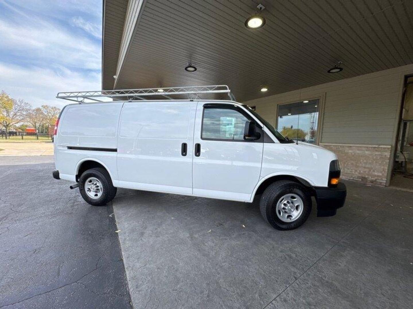 2019 Summit White Chevrolet Express Work Van Cargo (1GCWGAFG6K1) with an Vortec 6.0L Flex Fuel V8 341hp 373ft. lbs. engine, Automatic transmission, located at 25355 Eames Street, Channahon, IL, 60410, (815) 467-1807, 41.429108, -88.228432 - The 2019 Chevrolet Express 2500 is a remarkable full-size cargo van that is designed to provide you with an unparalleled driving experience. Powered by a Vortec 6.0L Flex Fuel V8 engine that delivers an impressive 341 horsepower and 373 ft-lbs of torque, the Express 2500 is an ideal choice for those - Photo#1