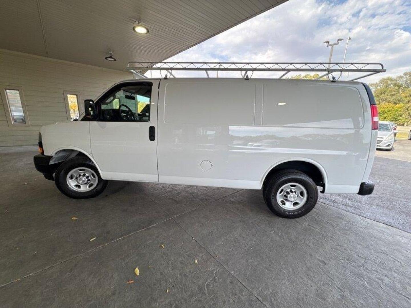 2019 Summit White Chevrolet Express Work Van Cargo (1GCWGAFG6K1) with an Vortec 6.0L Flex Fuel V8 341hp 373ft. lbs. engine, Automatic transmission, located at 25355 Eames Street, Channahon, IL, 60410, (815) 467-1807, 41.429108, -88.228432 - The 2019 Chevrolet Express 2500 is a remarkable full-size cargo van that is designed to provide you with an unparalleled driving experience. Powered by a Vortec 6.0L Flex Fuel V8 engine that delivers an impressive 341 horsepower and 373 ft-lbs of torque, the Express 2500 is an ideal choice for those - Photo#6