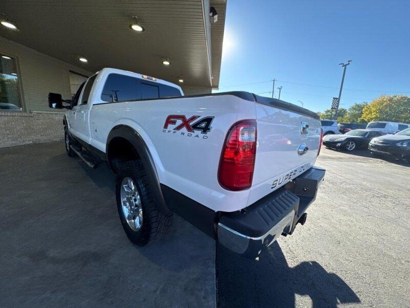 2015 White Platinum Metallic Tri-Coat Ford F-250 Lariat (1FT7W2BT5FE) with an Power Stroke 6.7L Biodiesel Turbo V8 440hp 860ft. engine, Automatic transmission, located at 25355 Eames Street, Channahon, IL, 60410, (815) 467-1807, 41.429108, -88.228432 - Photo#4