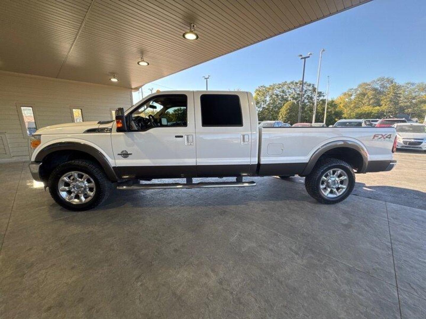 2015 White Platinum Metallic Tri-Coat Ford F-250 Lariat (1FT7W2BT5FE) with an Power Stroke 6.7L Biodiesel Turbo V8 440hp 860ft. engine, Automatic transmission, located at 25355 Eames Street, Channahon, IL, 60410, (815) 467-1807, 41.429108, -88.228432 - Photo#5