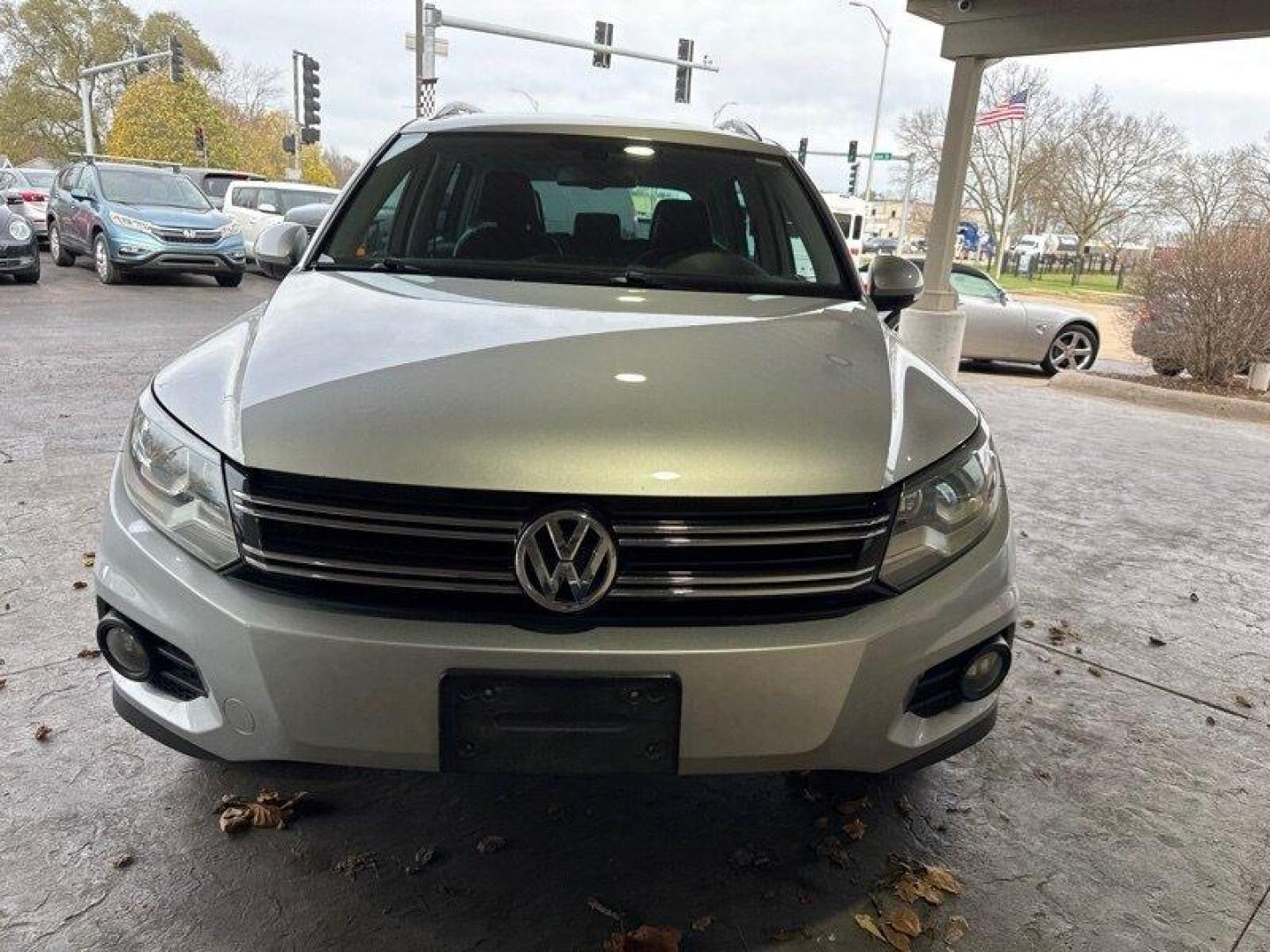 2013 Reflex Silver Metallic Volkswagen Tiguan SEL 4Motion (WVGBV7AX9DW) with an 2.0L Turbo I4 200hp 207ft. lbs. engine, TipTronic transmission, located at 25355 Eames Street, Channahon, IL, 60410, (815) 467-1807, 41.429108, -88.228432 - Photo#9