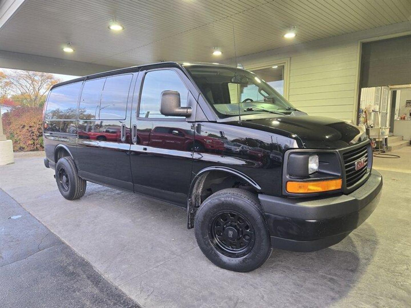 2017 Onyx Black GMC Savana Work Van (1GTW7AFG3H1) with an Vortec 6.0L Flex Fuel V8 342hp 373ft. lbs. engine, Automatic transmission, located at 25355 Eames Street, Channahon, IL, 60410, (815) 467-1807, 41.429108, -88.228432 - Photo#0