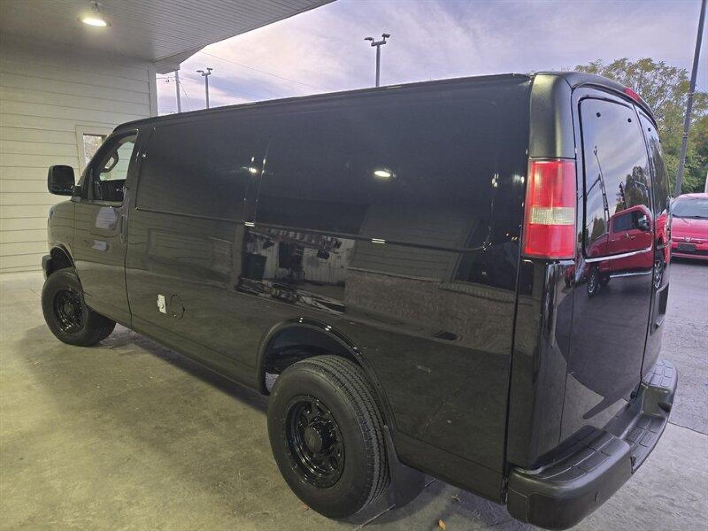 2017 Onyx Black GMC Savana Work Van (1GTW7AFG3H1) with an Vortec 6.0L Flex Fuel V8 342hp 373ft. lbs. engine, Automatic transmission, located at 25355 Eames Street, Channahon, IL, 60410, (815) 467-1807, 41.429108, -88.228432 - Photo#6