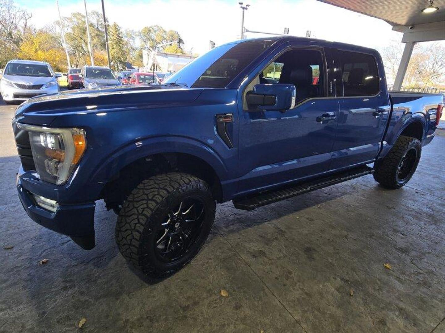 2022 Antimatter Blue Ford F-150 XLT (1FTFW1E8XNF) with an EcoBoost 3.5L Twin Turbo V6 400hp 500ft. lbs. engine, Automatic transmission, located at 25355 Eames Street, Channahon, IL, 60410, (815) 467-1807, 41.429108, -88.228432 - Introducing the all-new 2022 Ford F-150 XLT, a true powerhouse with a heart-pumping EcoBoost 3.5L Twin Turbo V6 engine that delivers an astonishing 400 horsepower and 500ft. lbs of torque. Get ready to experience a ride like never before, with unmatched performance and power that leaves the competit - Photo#9