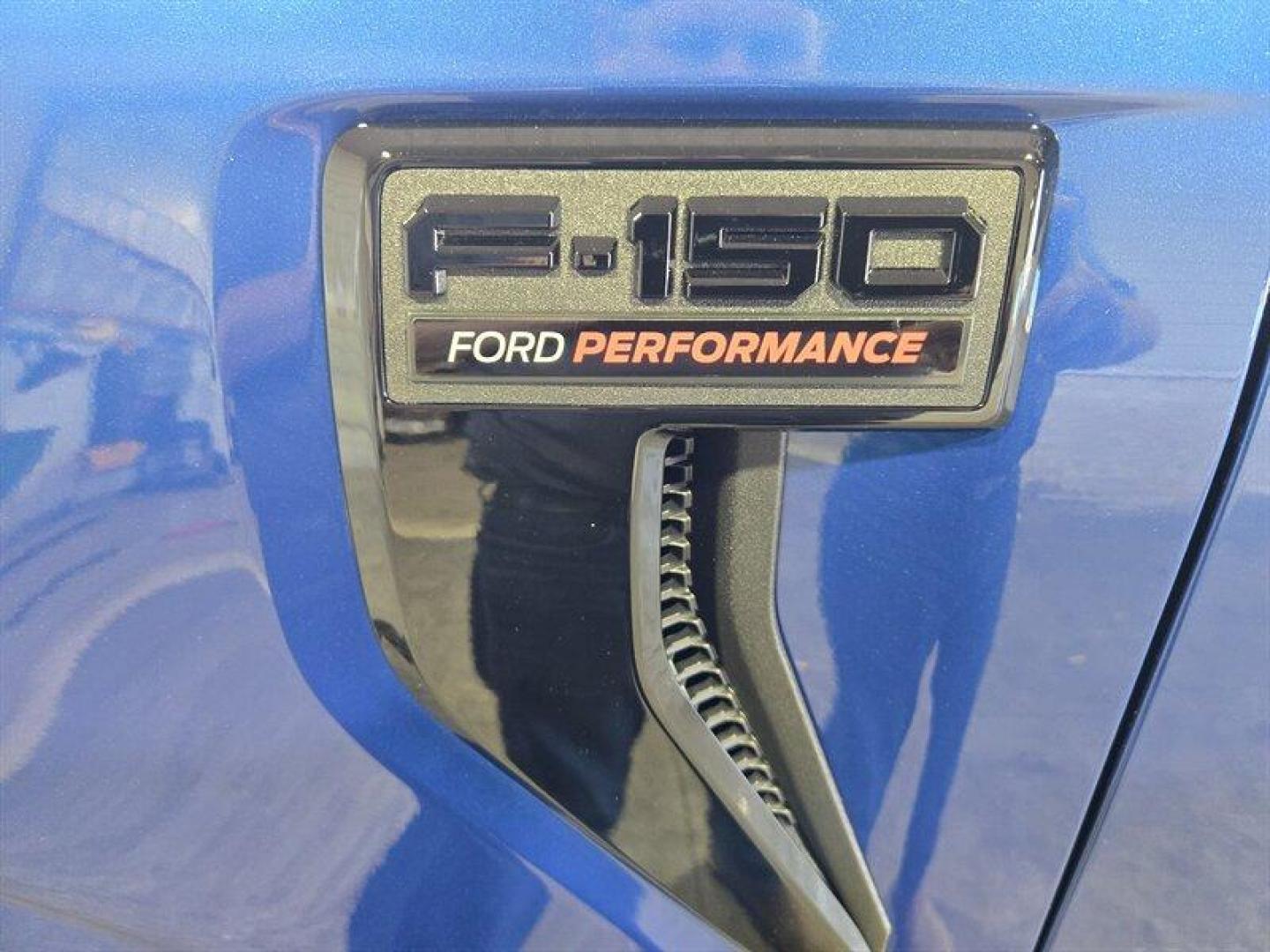 2022 Antimatter Blue Ford F-150 XLT (1FTFW1E8XNF) with an EcoBoost 3.5L Twin Turbo V6 400hp 500ft. lbs. engine, Automatic transmission, located at 25355 Eames Street, Channahon, IL, 60410, (815) 467-1807, 41.429108, -88.228432 - Introducing the all-new 2022 Ford F-150 XLT, a true powerhouse with a heart-pumping EcoBoost 3.5L Twin Turbo V6 engine that delivers an astonishing 400 horsepower and 500ft. lbs of torque. Get ready to experience a ride like never before, with unmatched performance and power that leaves the competit - Photo#11