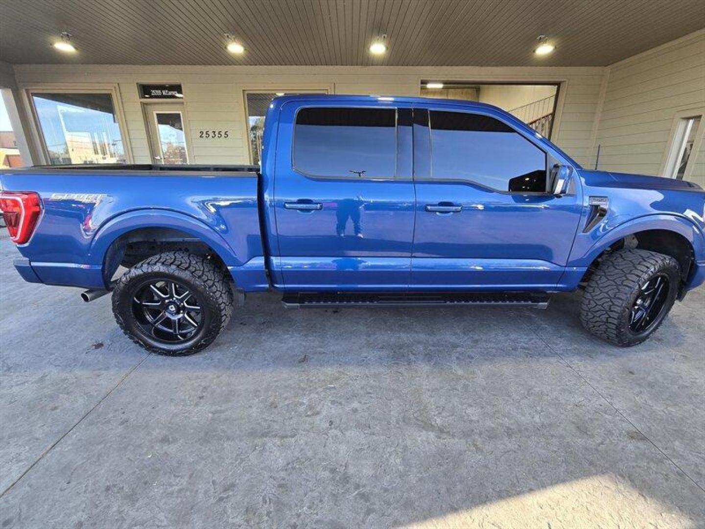 2022 Antimatter Blue Ford F-150 XLT (1FTFW1E8XNF) with an EcoBoost 3.5L Twin Turbo V6 400hp 500ft. lbs. engine, Automatic transmission, located at 25355 Eames Street, Channahon, IL, 60410, (815) 467-1807, 41.429108, -88.228432 - Introducing the all-new 2022 Ford F-150 XLT, a true powerhouse with a heart-pumping EcoBoost 3.5L Twin Turbo V6 engine that delivers an astonishing 400 horsepower and 500ft. lbs of torque. Get ready to experience a ride like never before, with unmatched performance and power that leaves the competit - Photo#2