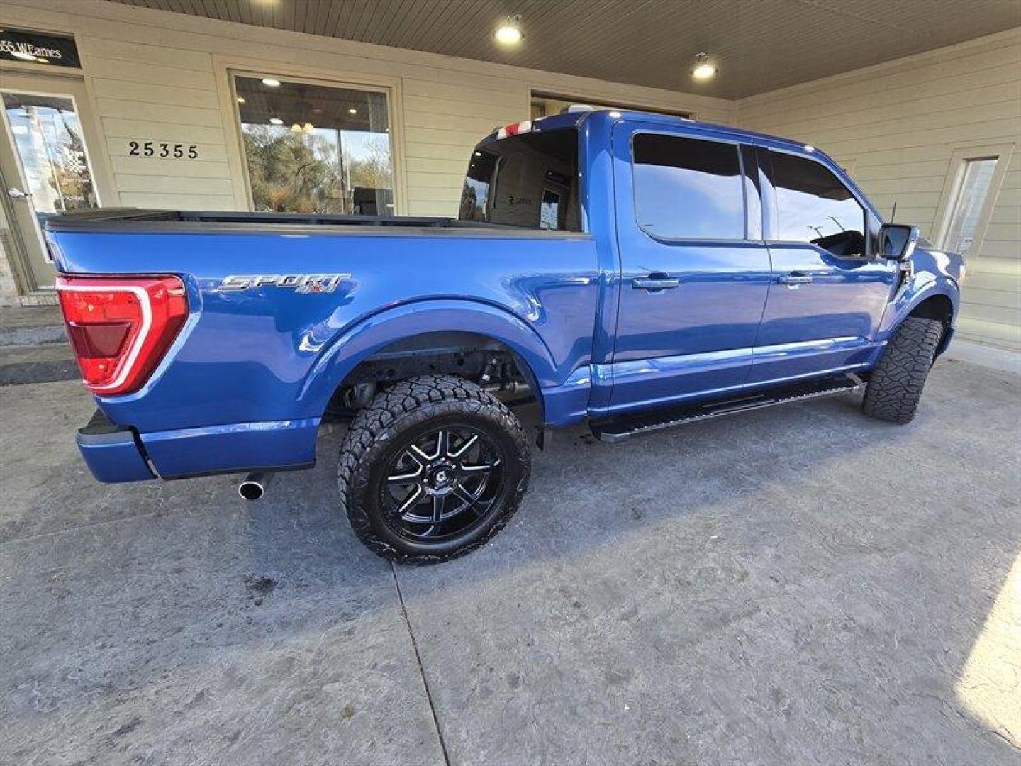 2022 Antimatter Blue Ford F-150 XLT (1FTFW1E8XNF) with an EcoBoost 3.5L Twin Turbo V6 400hp 500ft. lbs. engine, Automatic transmission, located at 25355 Eames Street, Channahon, IL, 60410, (815) 467-1807, 41.429108, -88.228432 - Introducing the all-new 2022 Ford F-150 XLT, a true powerhouse with a heart-pumping EcoBoost 3.5L Twin Turbo V6 engine that delivers an astonishing 400 horsepower and 500ft. lbs of torque. Get ready to experience a ride like never before, with unmatched performance and power that leaves the competit - Photo#3