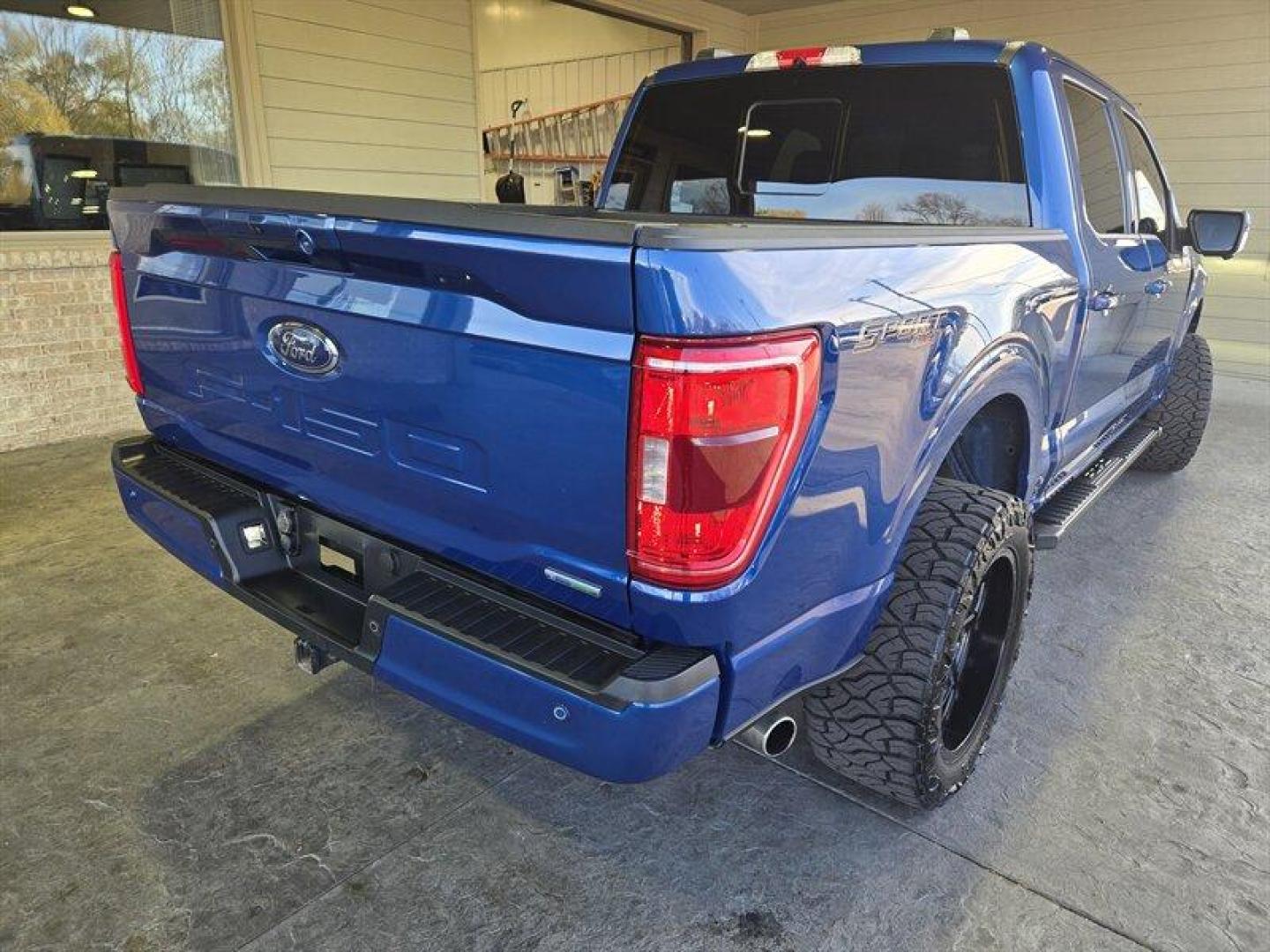 2022 Antimatter Blue Ford F-150 XLT (1FTFW1E8XNF) with an EcoBoost 3.5L Twin Turbo V6 400hp 500ft. lbs. engine, Automatic transmission, located at 25355 Eames Street, Channahon, IL, 60410, (815) 467-1807, 41.429108, -88.228432 - Introducing the all-new 2022 Ford F-150 XLT, a true powerhouse with a heart-pumping EcoBoost 3.5L Twin Turbo V6 engine that delivers an astonishing 400 horsepower and 500ft. lbs of torque. Get ready to experience a ride like never before, with unmatched performance and power that leaves the competit - Photo#4