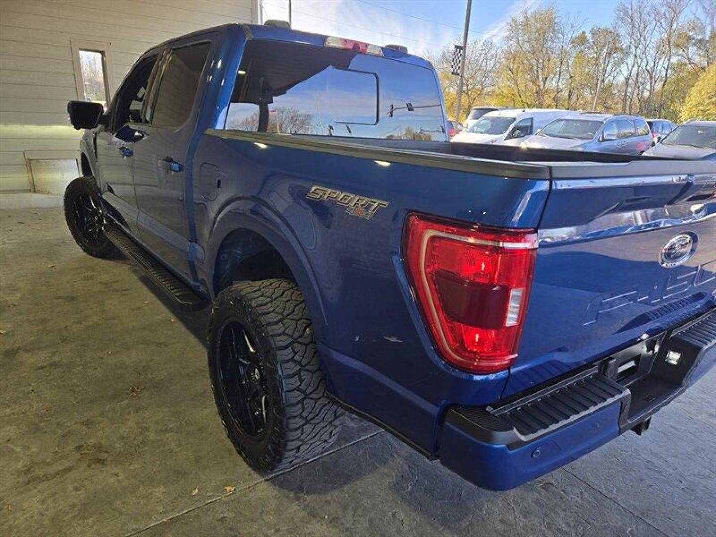 2022 Antimatter Blue Ford F-150 XLT (1FTFW1E8XNF) with an EcoBoost 3.5L Twin Turbo V6 400hp 500ft. lbs. engine, Automatic transmission, located at 25355 Eames Street, Channahon, IL, 60410, (815) 467-1807, 41.429108, -88.228432 - Introducing the all-new 2022 Ford F-150 XLT, a true powerhouse with a heart-pumping EcoBoost 3.5L Twin Turbo V6 engine that delivers an astonishing 400 horsepower and 500ft. lbs of torque. Get ready to experience a ride like never before, with unmatched performance and power that leaves the competit - Photo#6