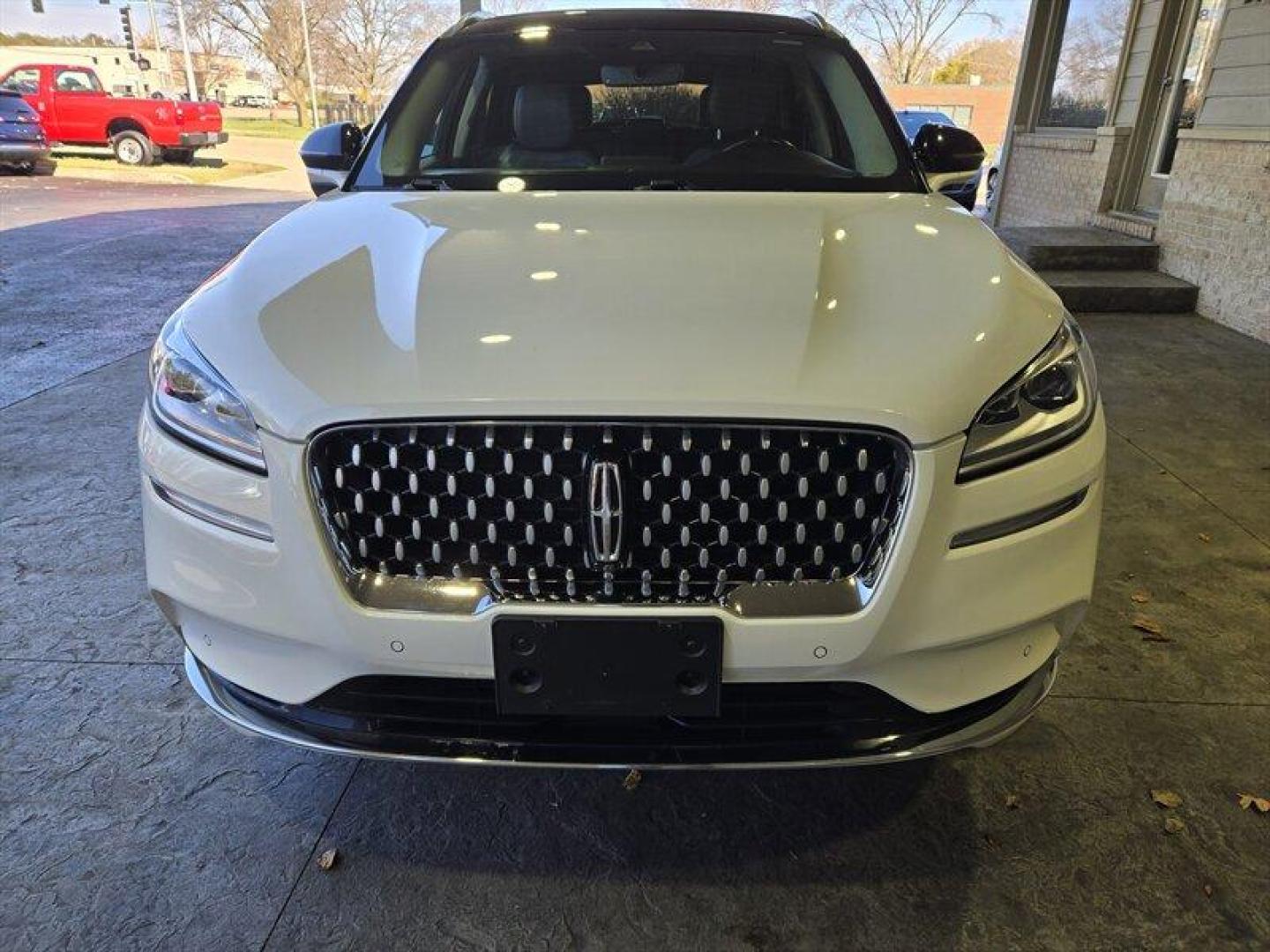 2020 Pristine White Lincoln Corsair Reserve (5LMCJ2DH0LU) with an 2.3L Turbo I4 280hp 310ft. lbs. engine, Automatic transmission, located at 25355 Eames Street, Channahon, IL, 60410, (815) 467-1807, 41.429108, -88.228432 - Introducing the 2020 Lincoln Corsair Reserve! This luxurious SUV is the perfect combination of power and style. Powered by a 2.3L Turbo I4 engine producing 280 horsepower and 310ft. lbs. of torque, this SUV is ready to take you on any adventure you desire. The Pristine White exterior of the Lincol - Photo#11