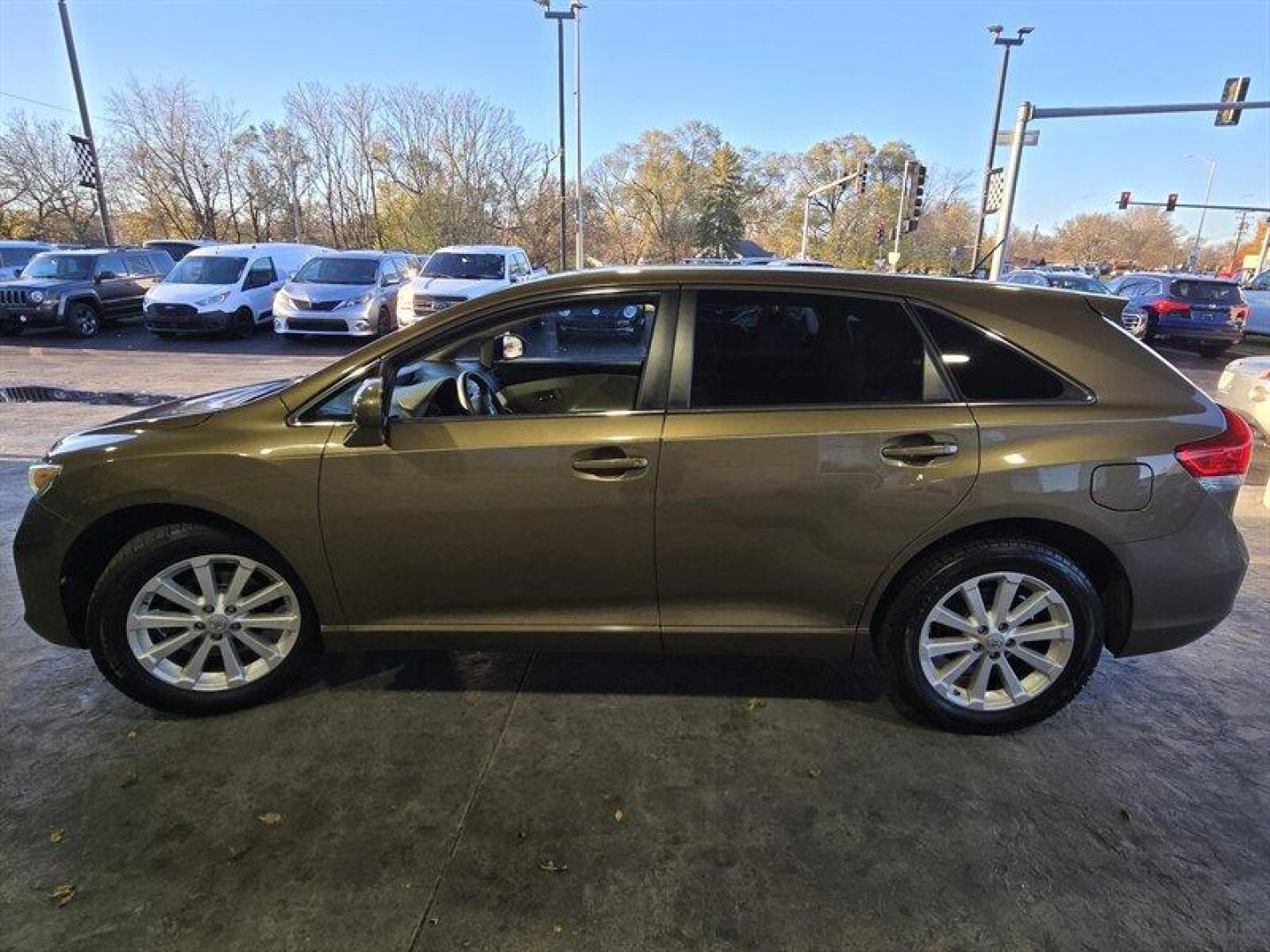 2011 Gold Toyota Venza (4T3ZA3BB9BU) with an 2.7L I4 182hp 182ft. lbs. engine, Automatic transmission, located at 25355 Eames Street, Channahon, IL, 60410, (815) 467-1807, 41.429108, -88.228432 - Photo#2