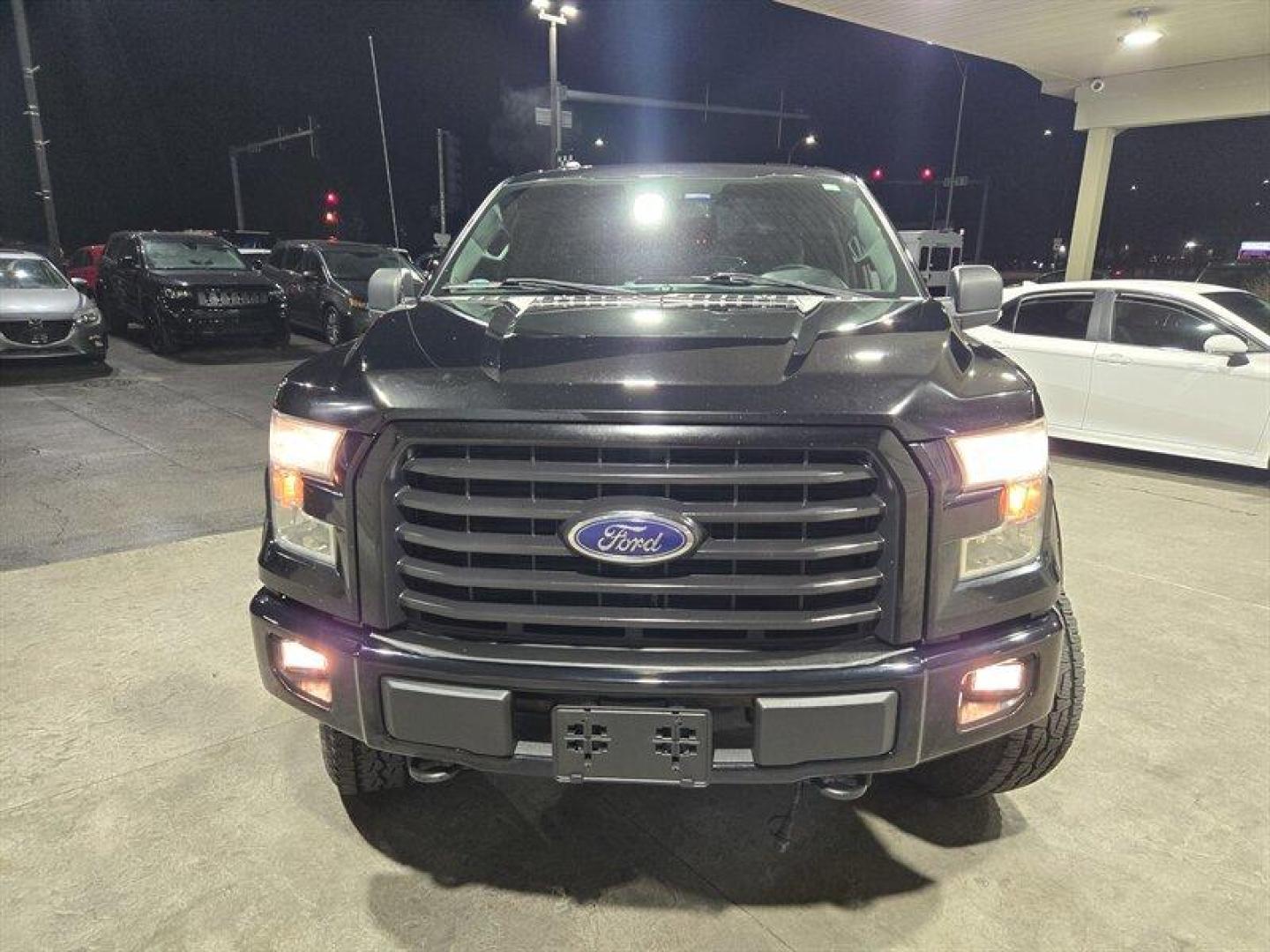 2017 Shadow Black Ford F-150 XLT (1FTEW1EF1HF) with an 5.0L Flex Fuel V8 385hp 387ft. lbs. engine, Automatic transmission, located at 25355 Eames Street, Channahon, IL, 60410, (815) 467-1807, 41.429108, -88.228432 - Introducing the 2017 Ford F-150 XLT, the powerhouse of all trucks! This beast is equipped with a 5.0L Flex Fuel V8 engine that delivers a whopping 385 horsepower and 387ft. lbs. of torque, making it the ultimate choice for all your heavy-duty needs. The exterior of this truck comes in a sleek and s - Photo#11