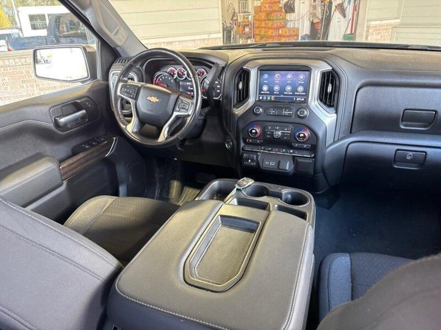 2020 Black Chevrolet Silverado 1500 LT (1GCRYDED5LZ) with an EcoTec3 5.3L V8 355hp 383ft. lbs. engine, Automatic transmission, located at 25355 Eames Street, Channahon, IL, 60410, (815) 467-1807, 41.429108, -88.228432 - Photo#17