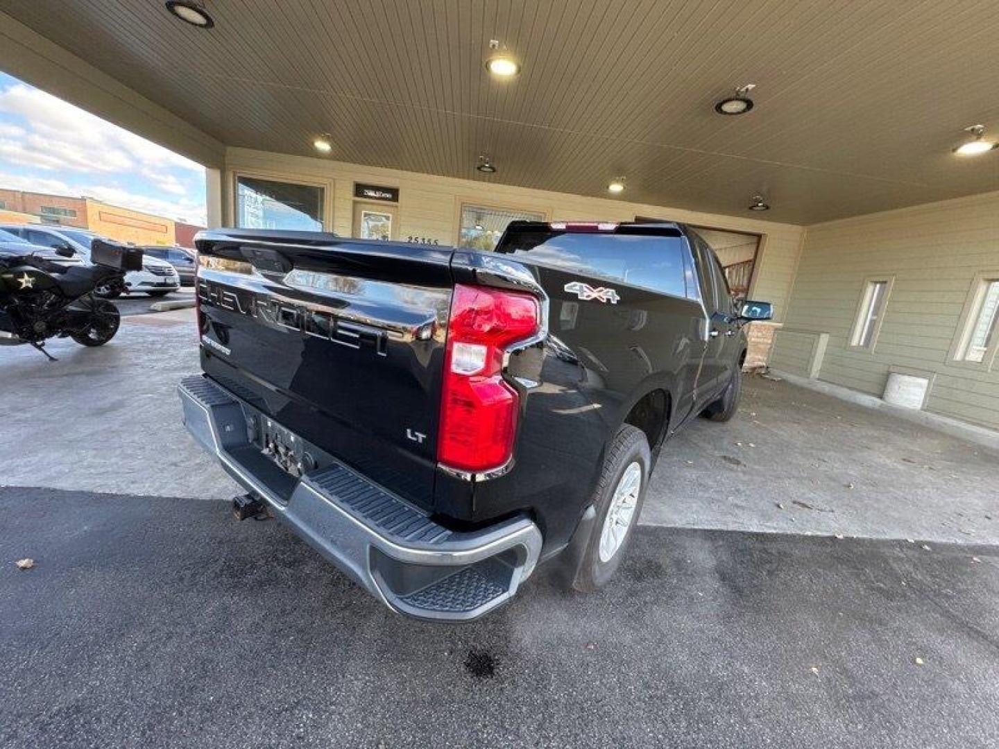 2020 Black Chevrolet Silverado 1500 LT (1GCRYDED5LZ) with an EcoTec3 5.3L V8 355hp 383ft. lbs. engine, Automatic transmission, located at 25355 Eames Street, Channahon, IL, 60410, (815) 467-1807, 41.429108, -88.228432 - Photo#2