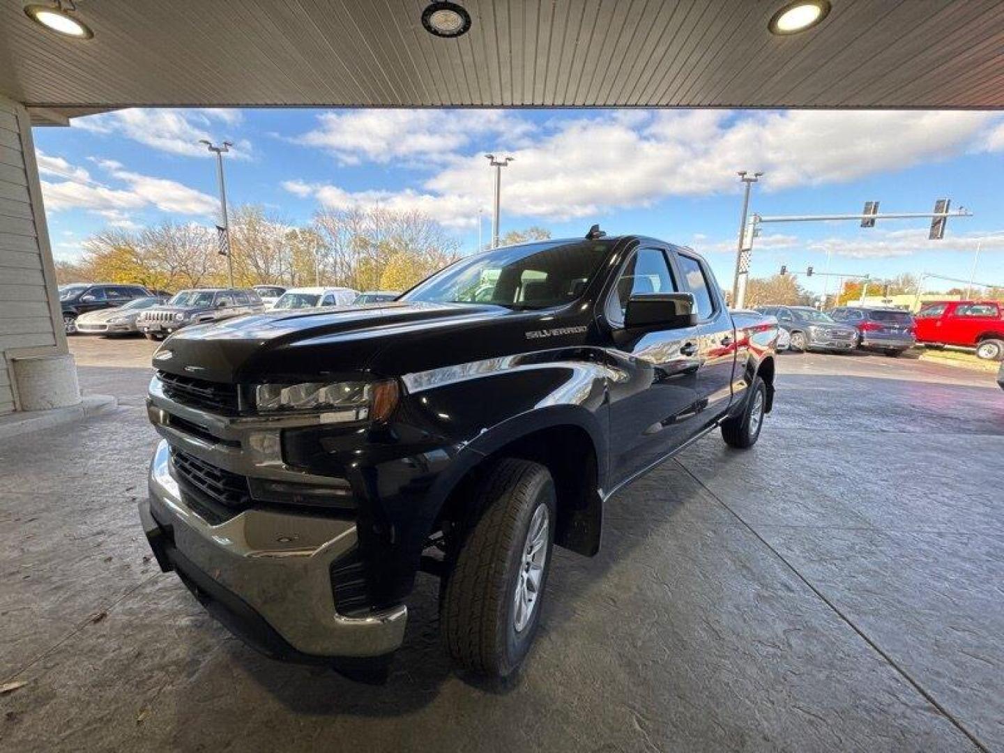 2020 Black Chevrolet Silverado 1500 LT (1GCRYDED5LZ) with an EcoTec3 5.3L V8 355hp 383ft. lbs. engine, Automatic transmission, located at 25355 Eames Street, Channahon, IL, 60410, (815) 467-1807, 41.429108, -88.228432 - Photo#6