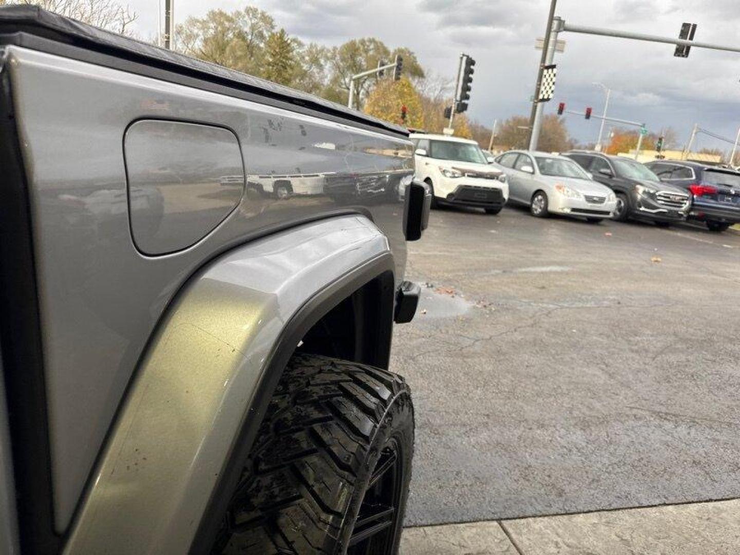 2020 Billet Silver Metallic Clear Coat Jeep Gladiator Overland (1C6HJTFG9LL) with an 3.6L V6 285hp 260ft. lbs. engine, Automatic transmission, located at 25355 Eames Street, Channahon, IL, 60410, (815) 467-1807, 41.429108, -88.228432 - Photo#14