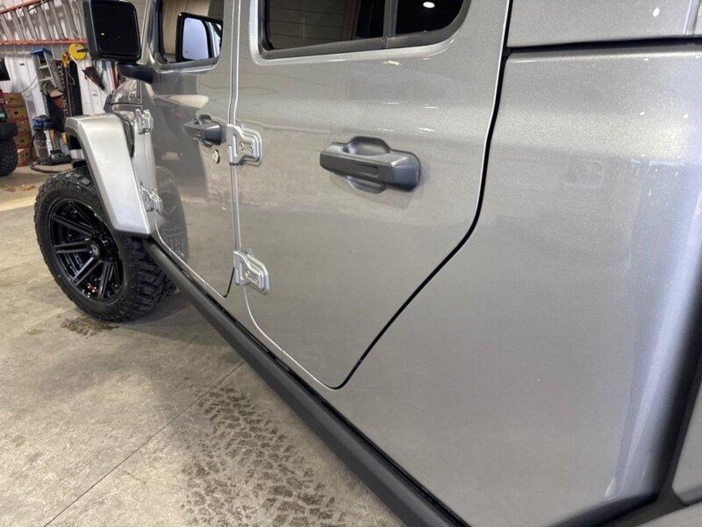 2020 Billet Silver Metallic Clear Coat Jeep Gladiator Overland (1C6HJTFG9LL) with an 3.6L V6 285hp 260ft. lbs. engine, Automatic transmission, located at 25355 Eames Street, Channahon, IL, 60410, (815) 467-1807, 41.429108, -88.228432 - Photo#16