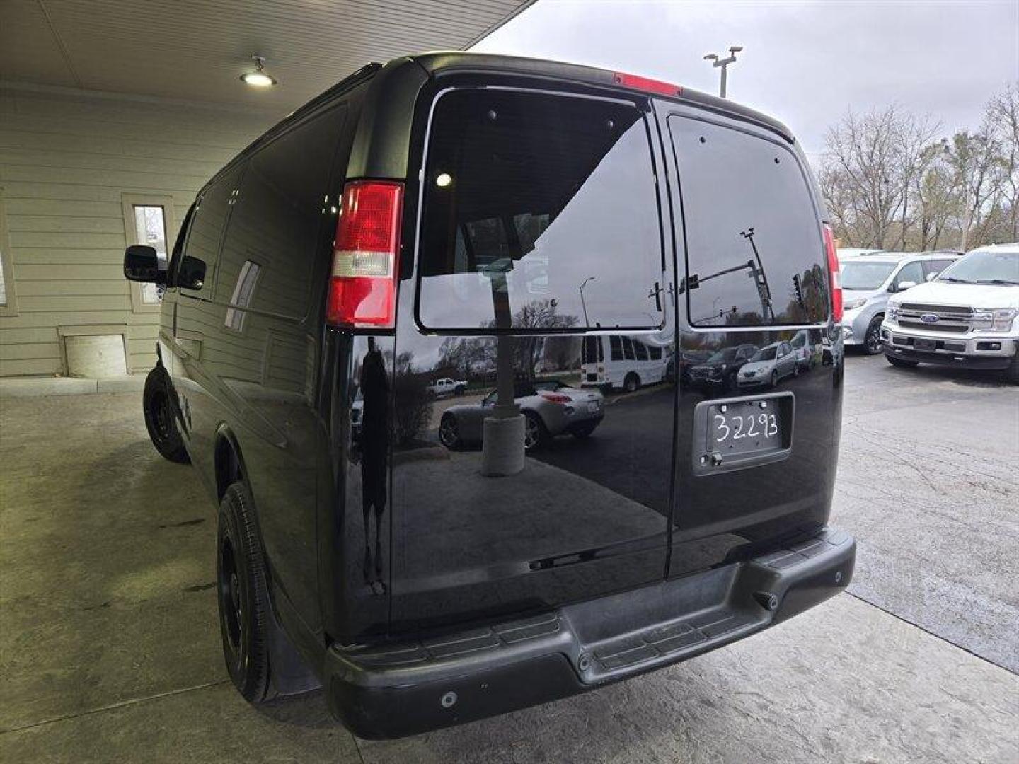 2017 Onyx Black GMC Savana Work Van (1GTW7AFG7H1) with an Vortec 6.0L Flex Fuel V8 342hp 373ft. lbs. engine, Automatic transmission, located at 25355 Eames Street, Channahon, IL, 60410, (815) 467-1807, 41.429108, -88.228432 - ** LOOK AT THE UPFIT IN THE CARGO AREA!!! REAR AC and HEAT, POWER INVERTER, DIAMOND PLATING AND MUCH MORE** Introducing a 2017 GMC Savana 2500 that is the perfect addition to any fleet. This vehicle is powered by a Vortec 6.0L Flex Fuel V8 engine that delivers 342 horsepower and 373 foot-pounds - Photo#5