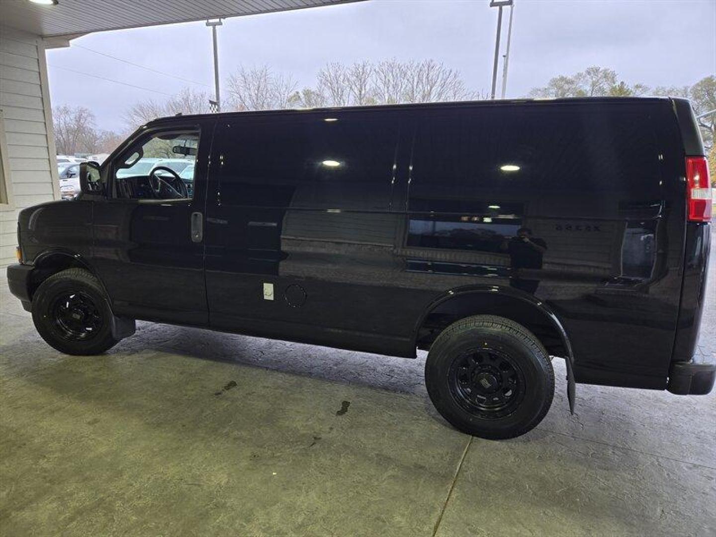 2017 Onyx Black GMC Savana Work Van (1GTW7AFG7H1) with an Vortec 6.0L Flex Fuel V8 342hp 373ft. lbs. engine, Automatic transmission, located at 25355 Eames Street, Channahon, IL, 60410, (815) 467-1807, 41.429108, -88.228432 - ** LOOK AT THE UPFIT IN THE CARGO AREA!!! REAR AC and HEAT, POWER INVERTER, DIAMOND PLATING AND MUCH MORE** Introducing a 2017 GMC Savana 2500 that is the perfect addition to any fleet. This vehicle is powered by a Vortec 6.0L Flex Fuel V8 engine that delivers 342 horsepower and 373 foot-pounds - Photo#7